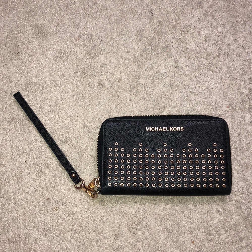 MK Pouch